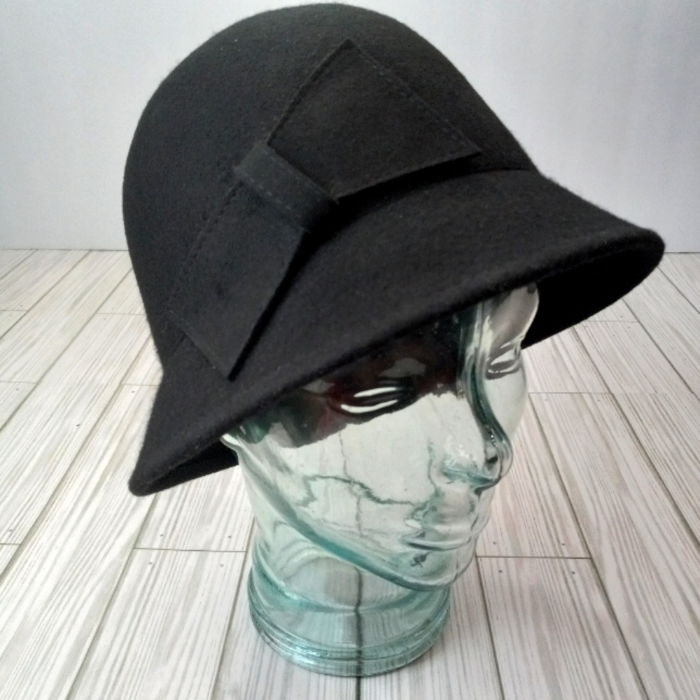 Black Cloche 100% Wool Bow Hat